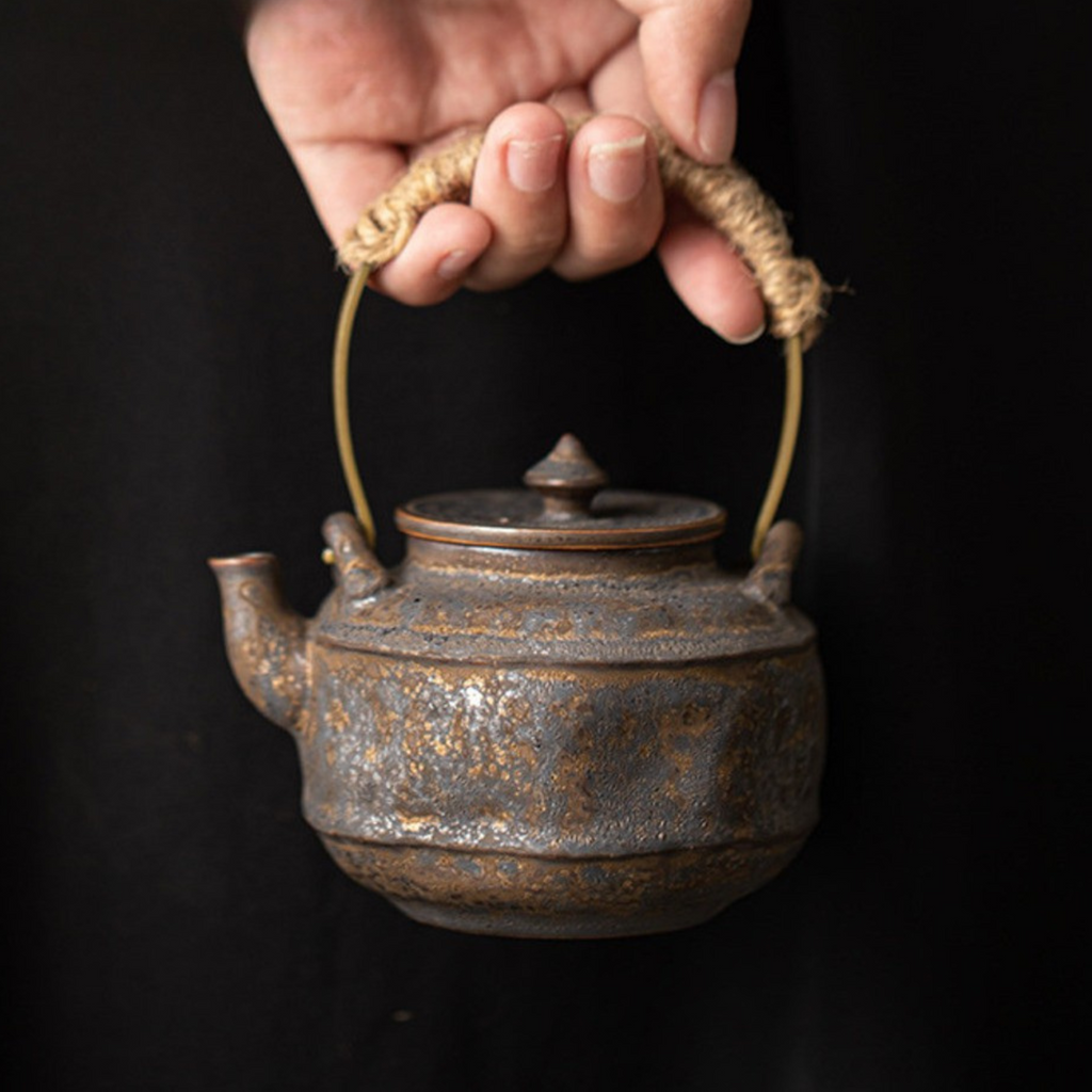 Théière Japonaise en Fonte Antique 180 ml – Bouilloire Artisanale avec Anse Haute