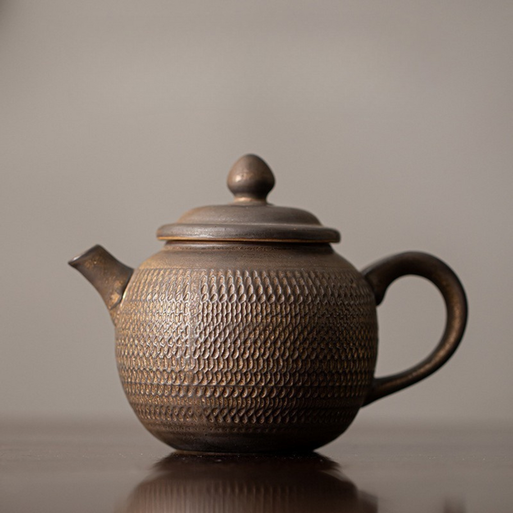 Théière Japonaise en Fonte Antique 260 ml – Bouilloire Artisanale Design Texturé